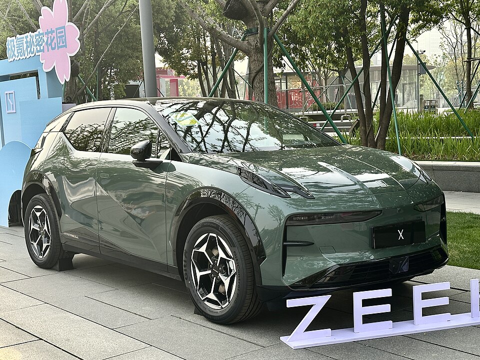 ZEEKR X